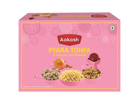 Aakash Pyara Tohfa Gift Pack - Traditional Indian Sweet & Savoury Mix, 1.016 kg